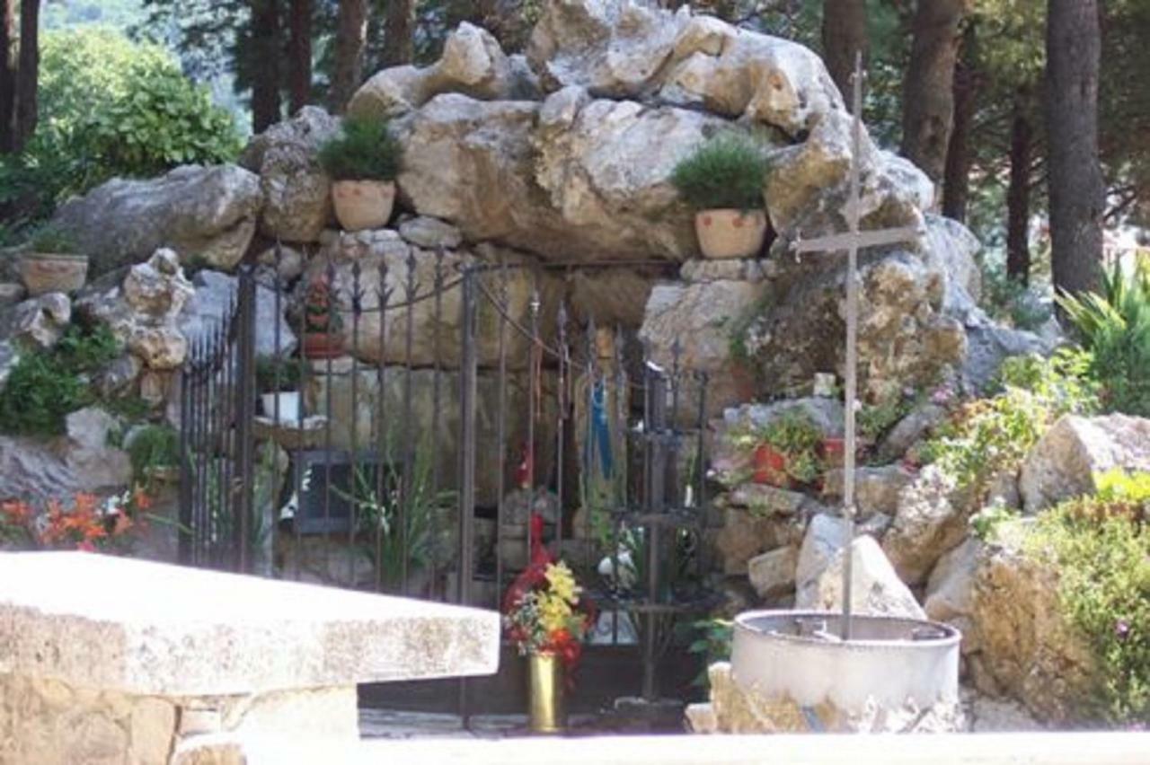 Santo Stefano del SoleLa Casa Sull'Aia,Av住宿加早餐旅馆 外观 照片